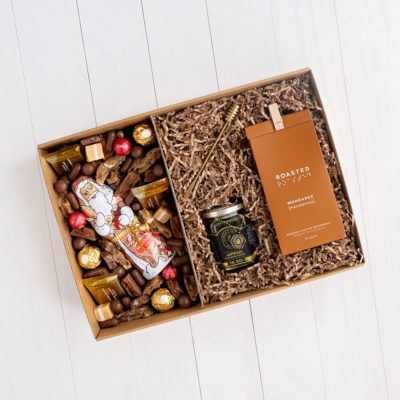 Delicious Hamper: The Perfect Gift for Honey and Nut Lovers