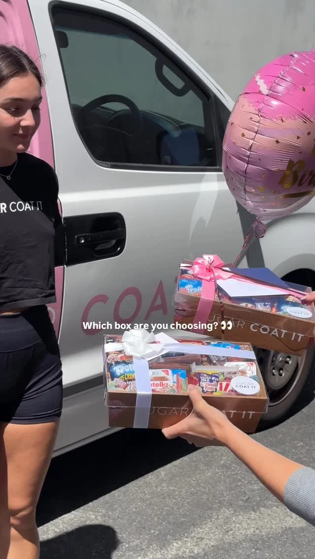 Driver edition: a little bit of everything or birthday special 1 🎈 

#giftdelivery #giftideas #samedaydelivery #dessertboxes #birthdaygift